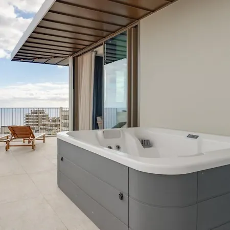 The Editory Ocean Way Funchal (Madeira)