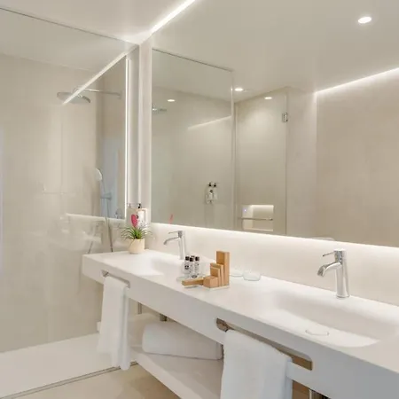 The Editory Ocean Way Funchal (Madeira)