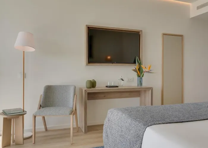 The Editory Ocean Way Funchal (Madeira)