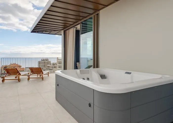 The Editory Ocean Way Funchal (Madeira)