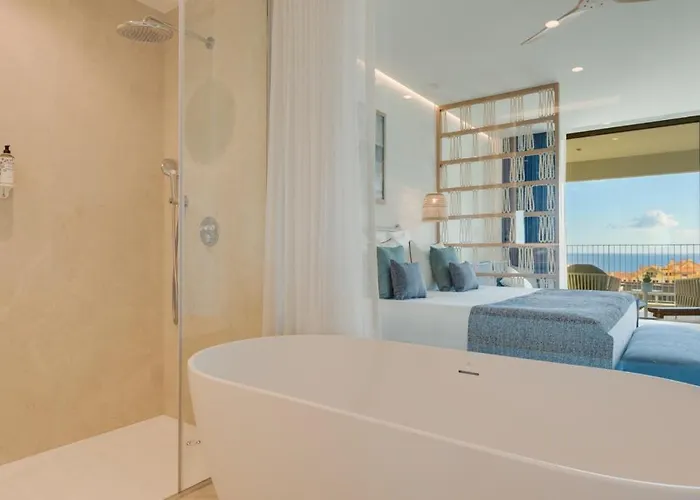 The Editory Ocean Way 5* Funchal (Madeira)